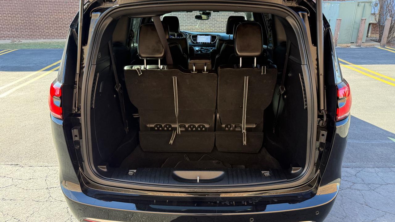 Chrysler Pacifica Select 2025