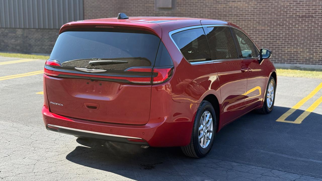 Chrysler Pacifica Select 2026