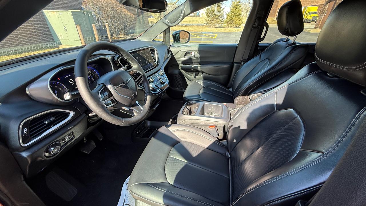 Chrysler Pacifica Select 2026