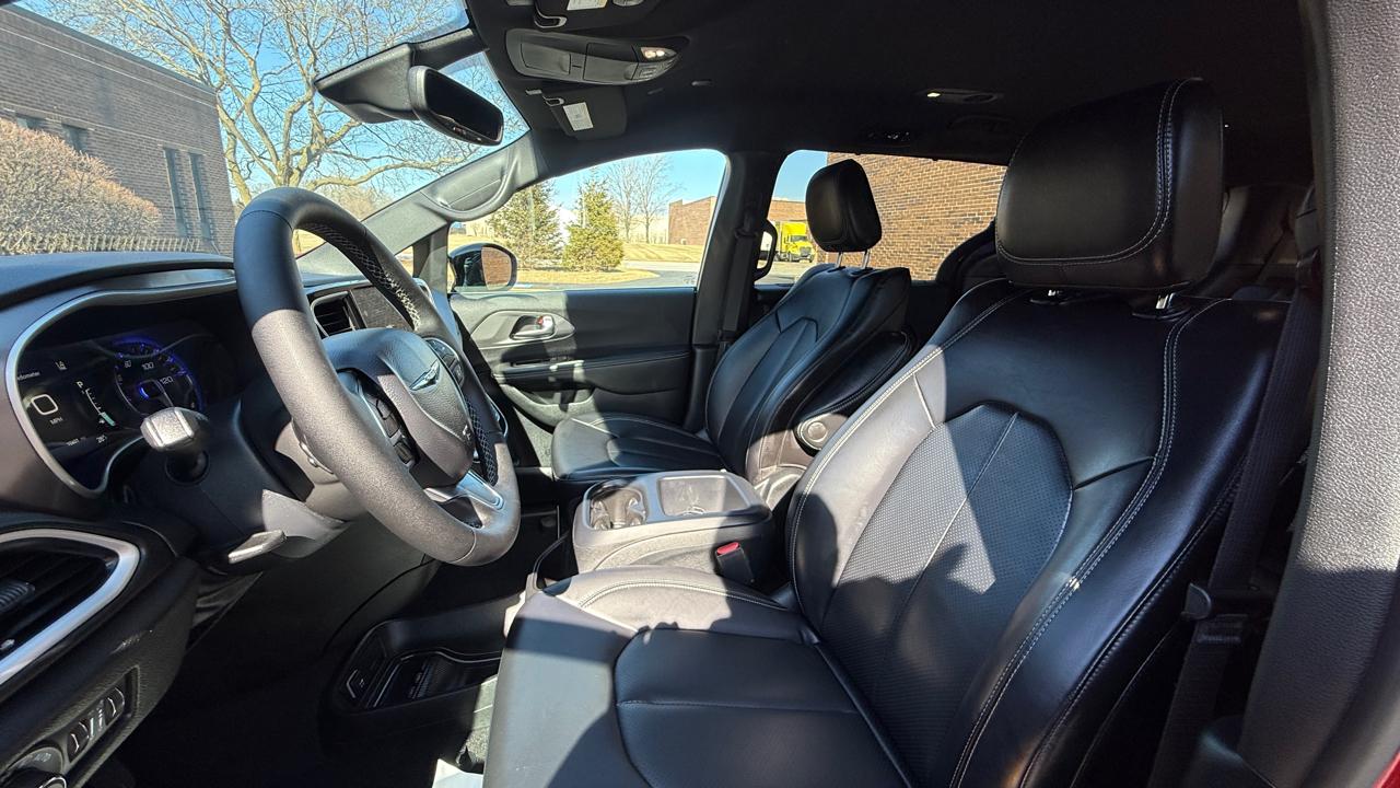 Chrysler Pacifica Select 2026