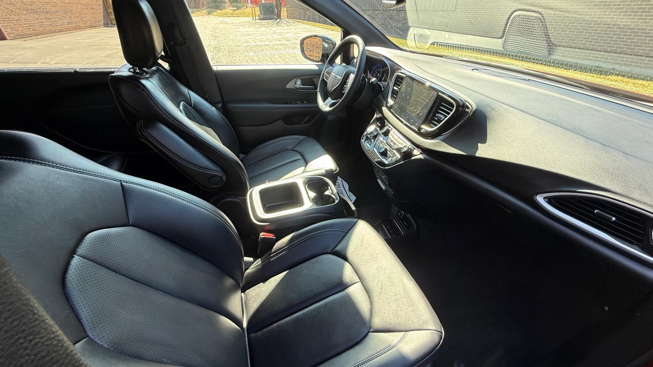 Chrysler Pacifica Select 2026