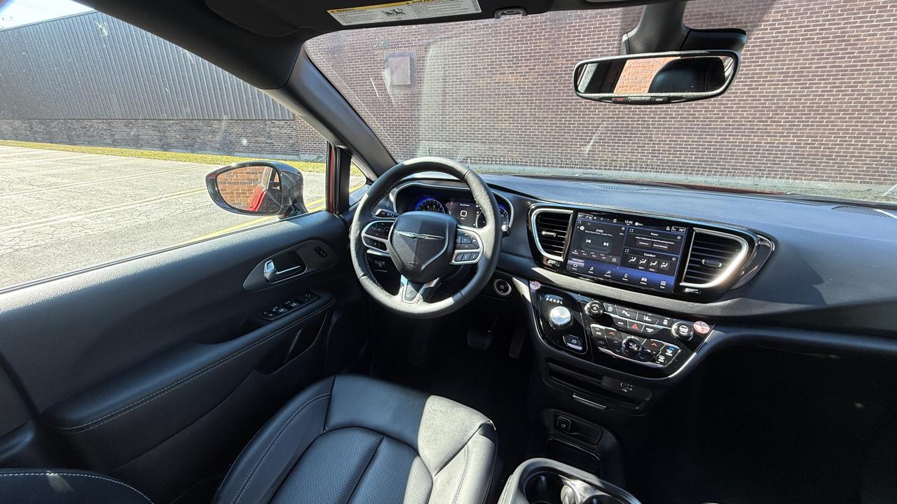 Chrysler Pacifica Select 2026