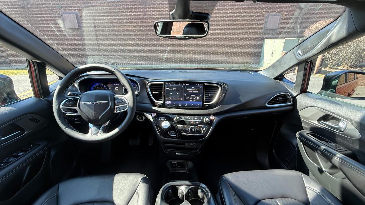 Chrysler Pacifica Select 2026