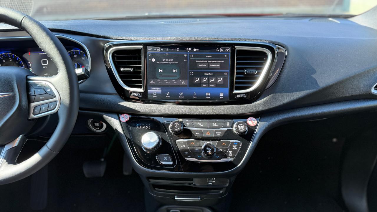 Chrysler Pacifica Select 2026