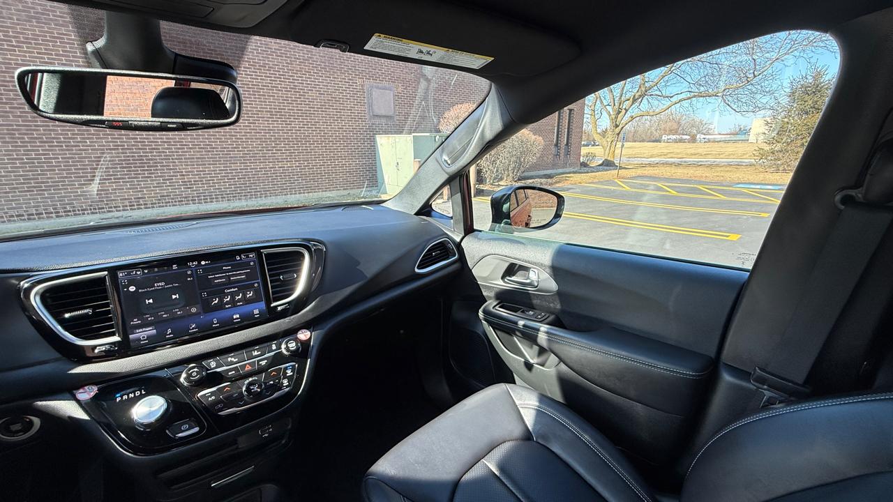 Chrysler Pacifica Select 2026