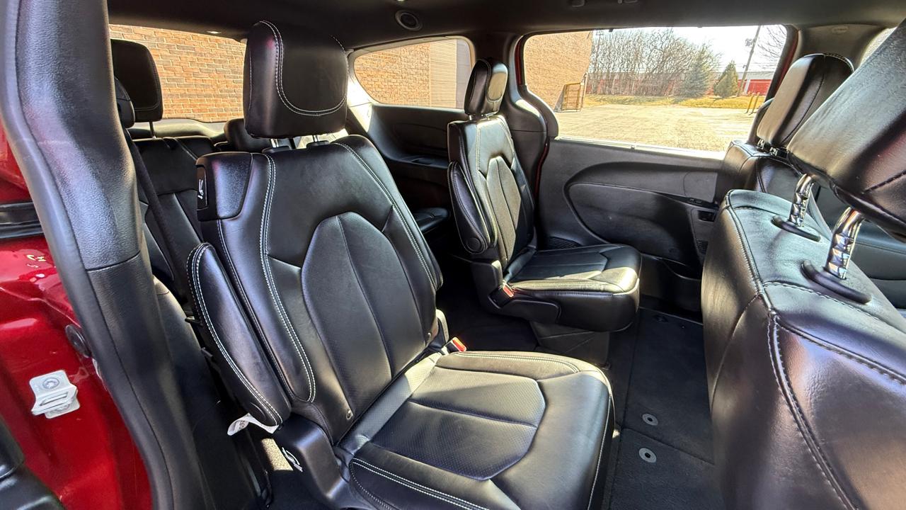 Chrysler Pacifica Select 2026