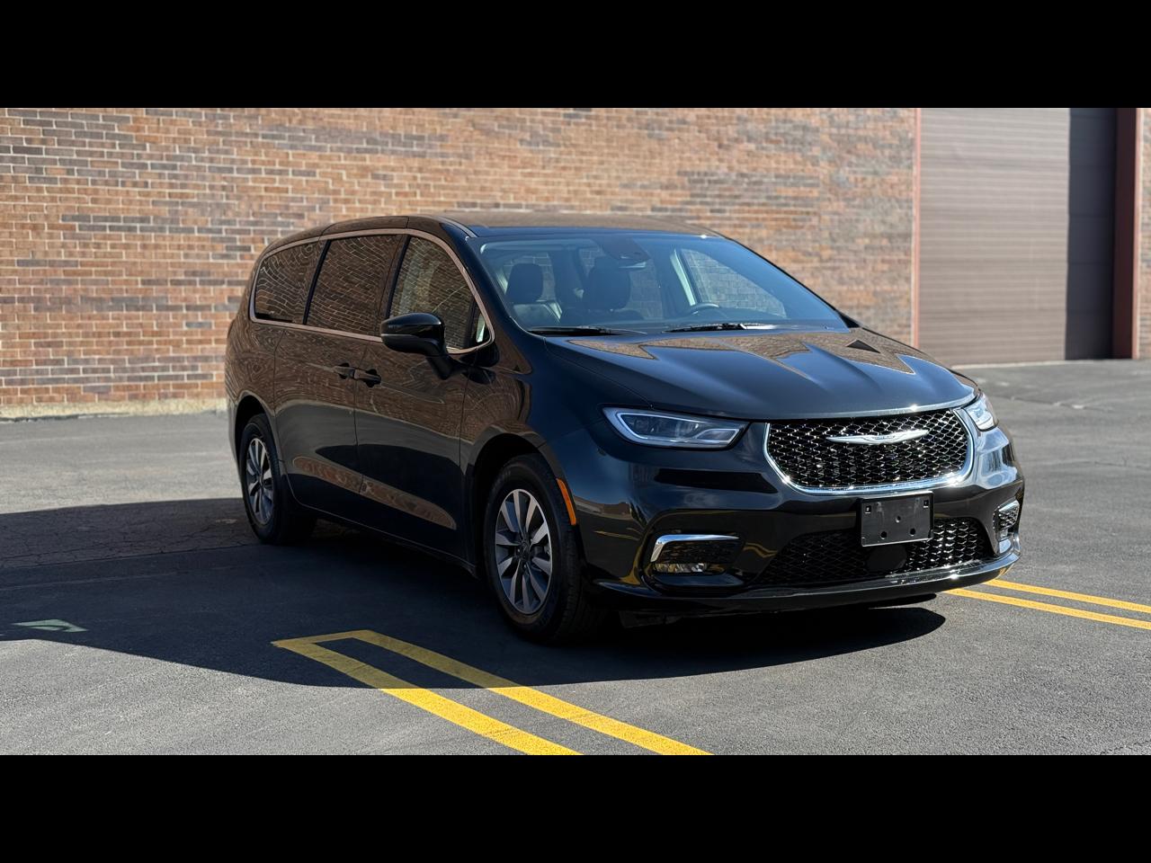Chrysler Pacifica Hybrid Touring L 2023