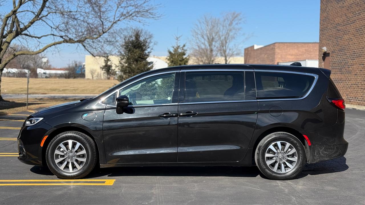 Chrysler Pacifica Hybrid Touring L 2023