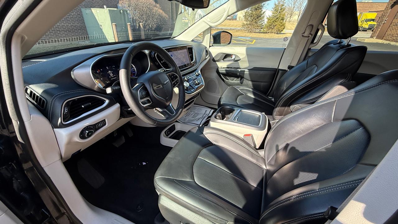 Chrysler Pacifica Hybrid Touring L 2023