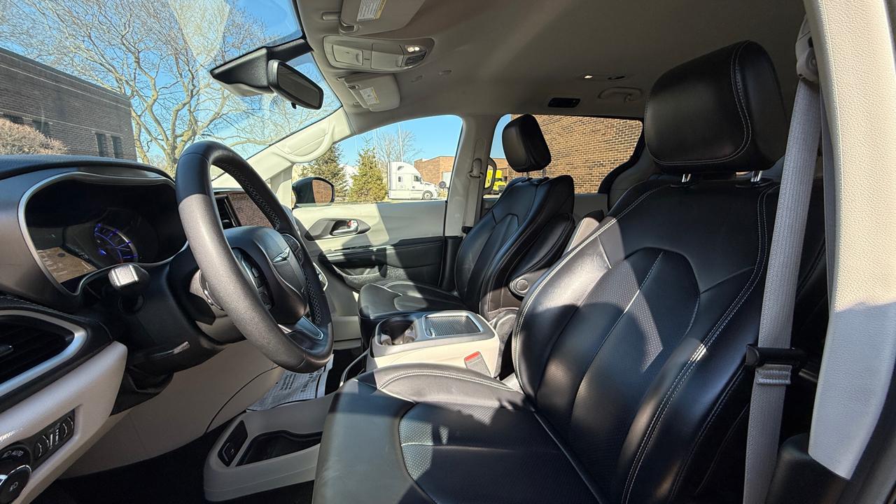 Chrysler Pacifica Hybrid Touring L 2023