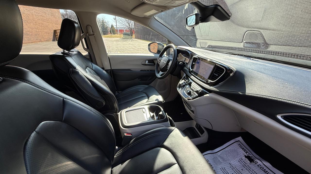 Chrysler Pacifica Hybrid Touring L 2023