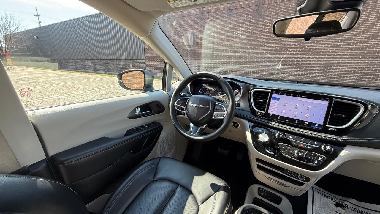 Chrysler Pacifica Hybrid Touring L 2023