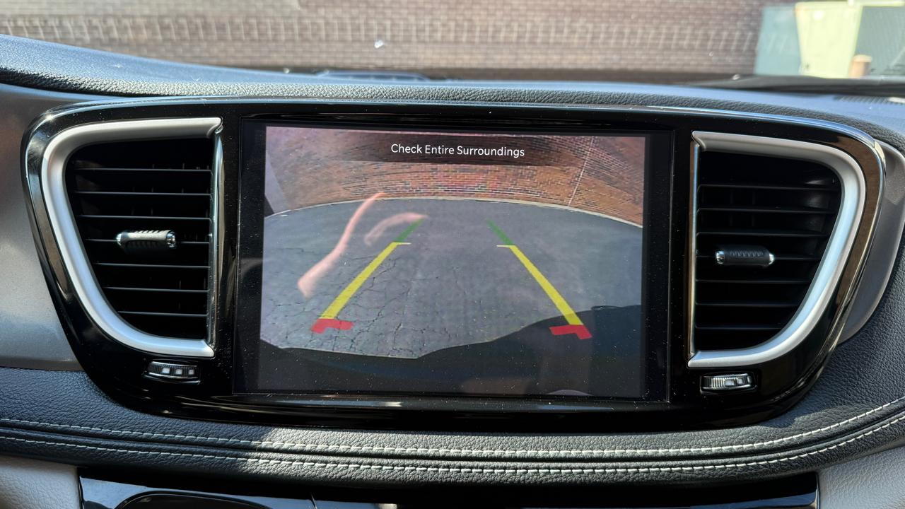 Chrysler Pacifica Hybrid Touring L 2023