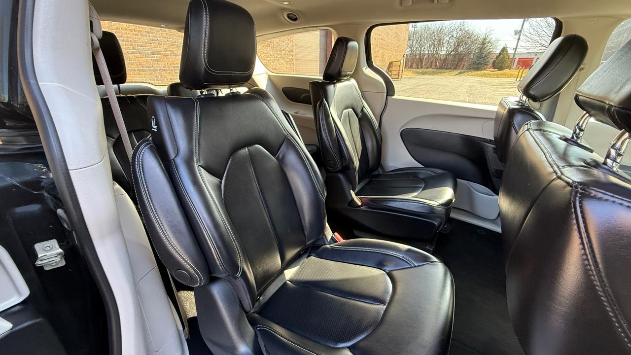 Chrysler Pacifica Hybrid Touring L 2023