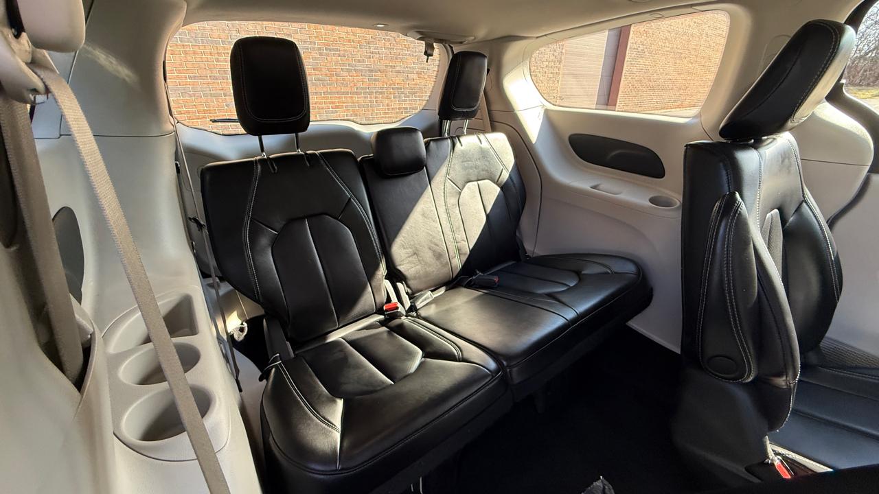 Chrysler Pacifica Hybrid Touring L 2023