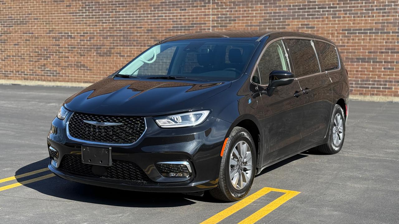 Chrysler Pacifica Hybrid Touring L 2023