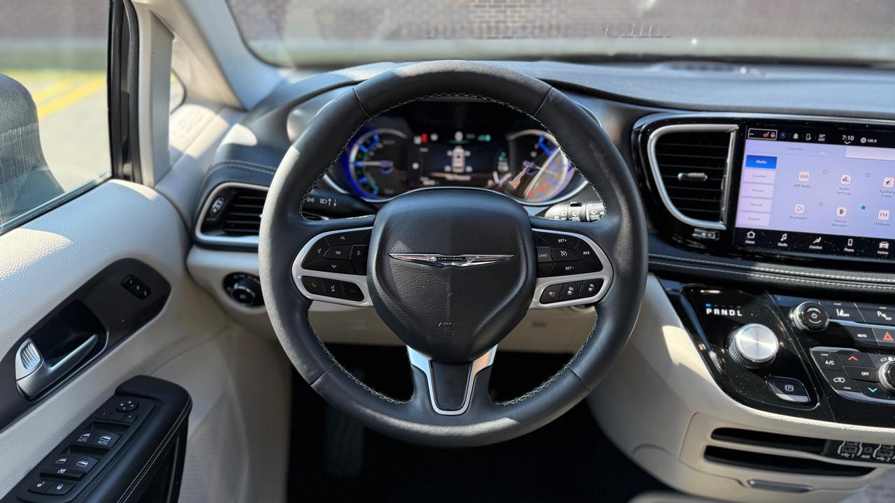 Chrysler Pacifica Hybrid Touring L 2023