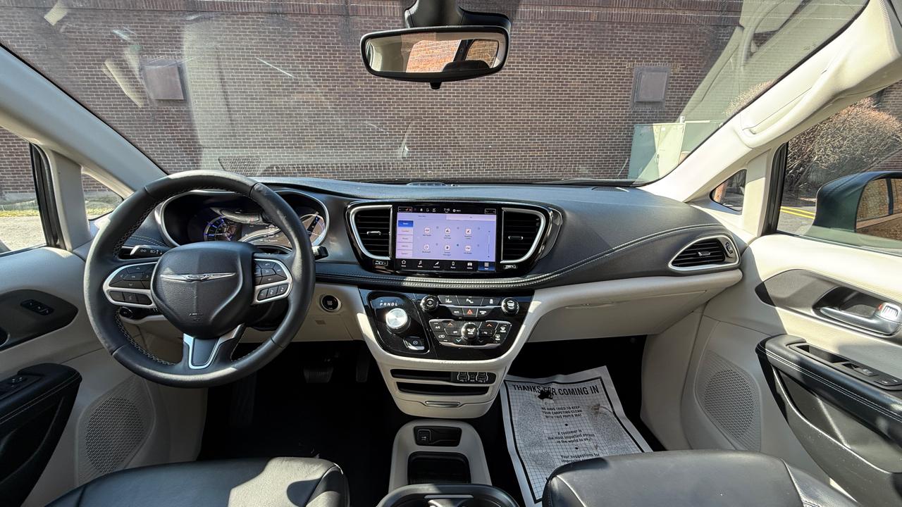 Chrysler Pacifica Hybrid Touring L 2023