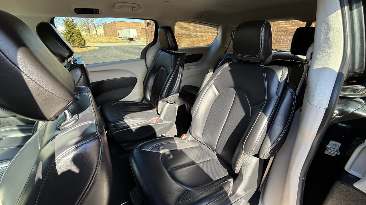 Chrysler Pacifica Hybrid Touring L 2023