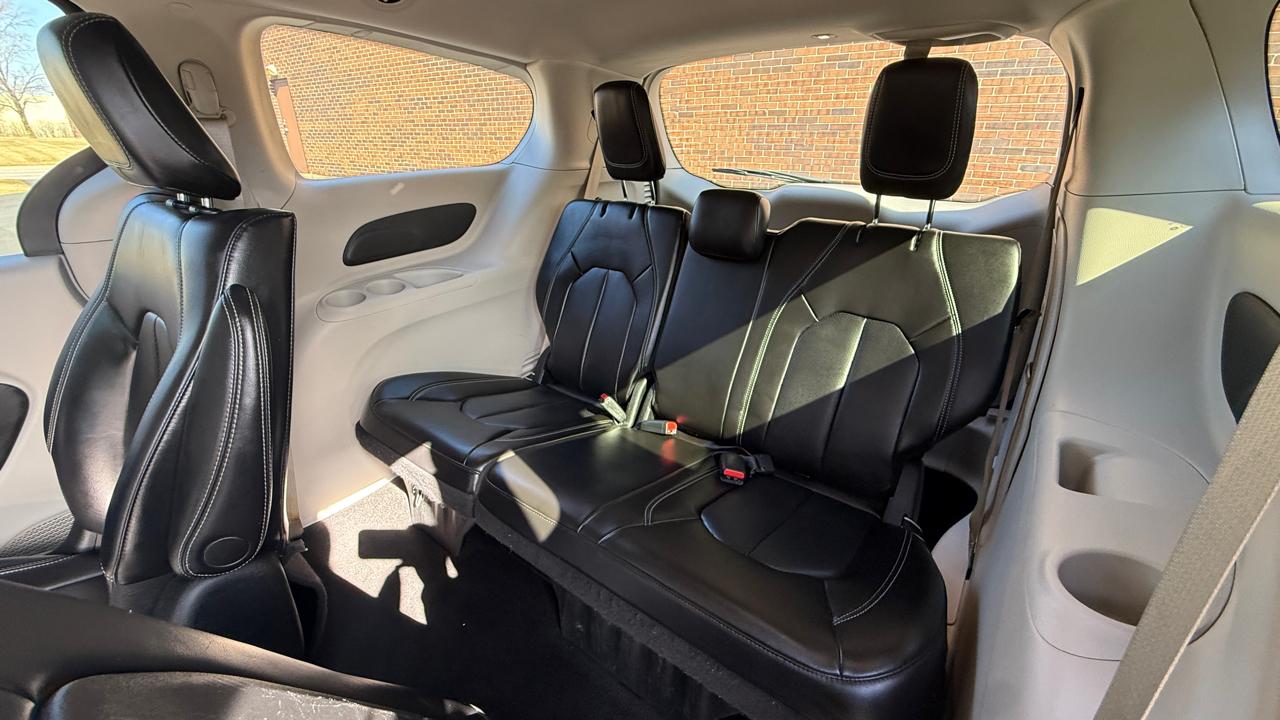 Chrysler Pacifica Hybrid Touring L 2023