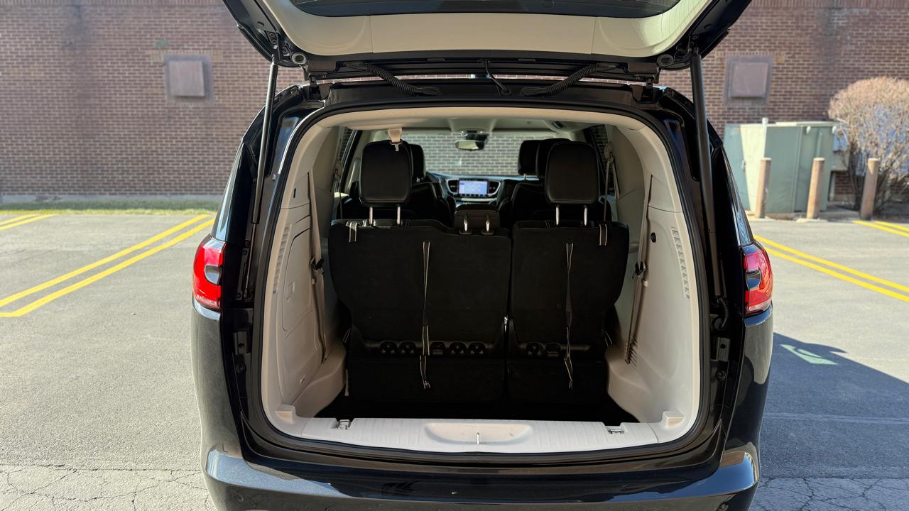 Chrysler Pacifica Hybrid Touring L 2023