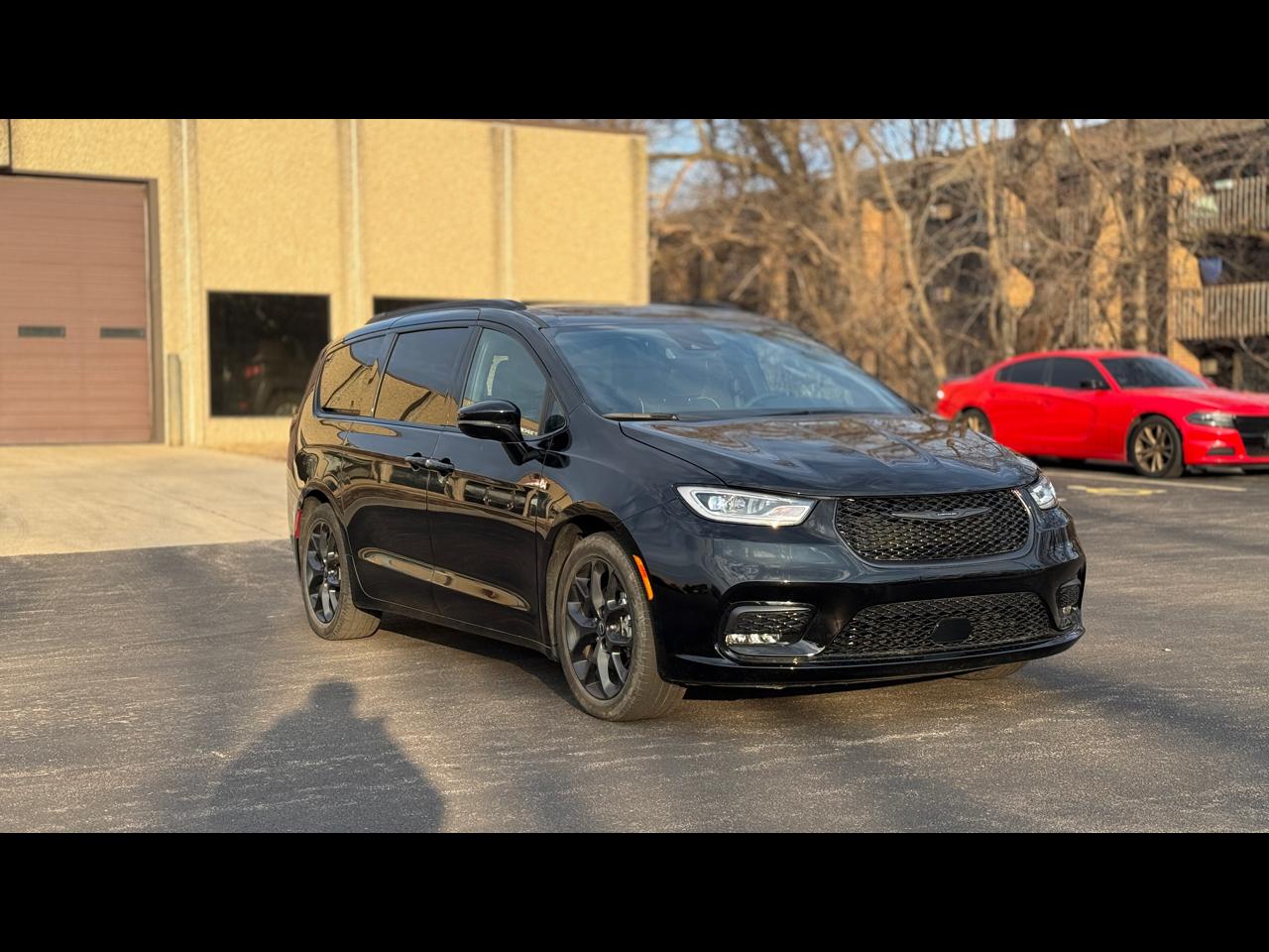 Chrysler Pacifica Limited 2025