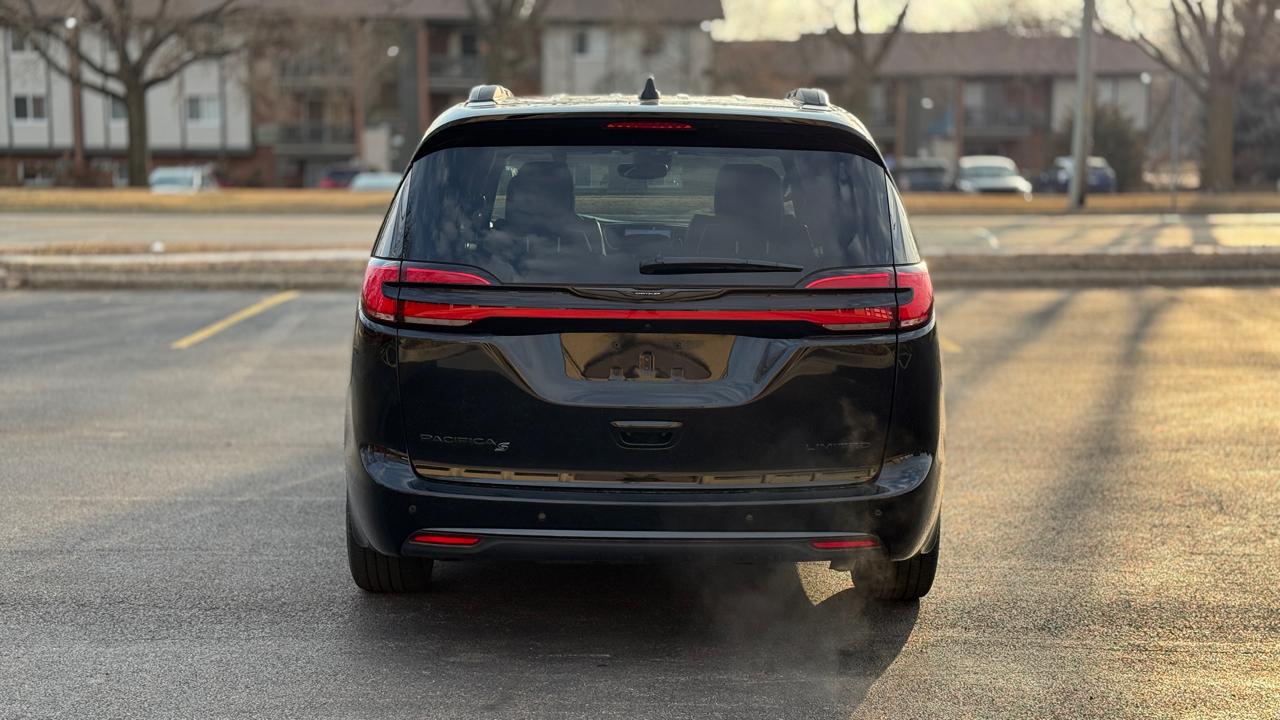 Chrysler Pacifica Limited 2025