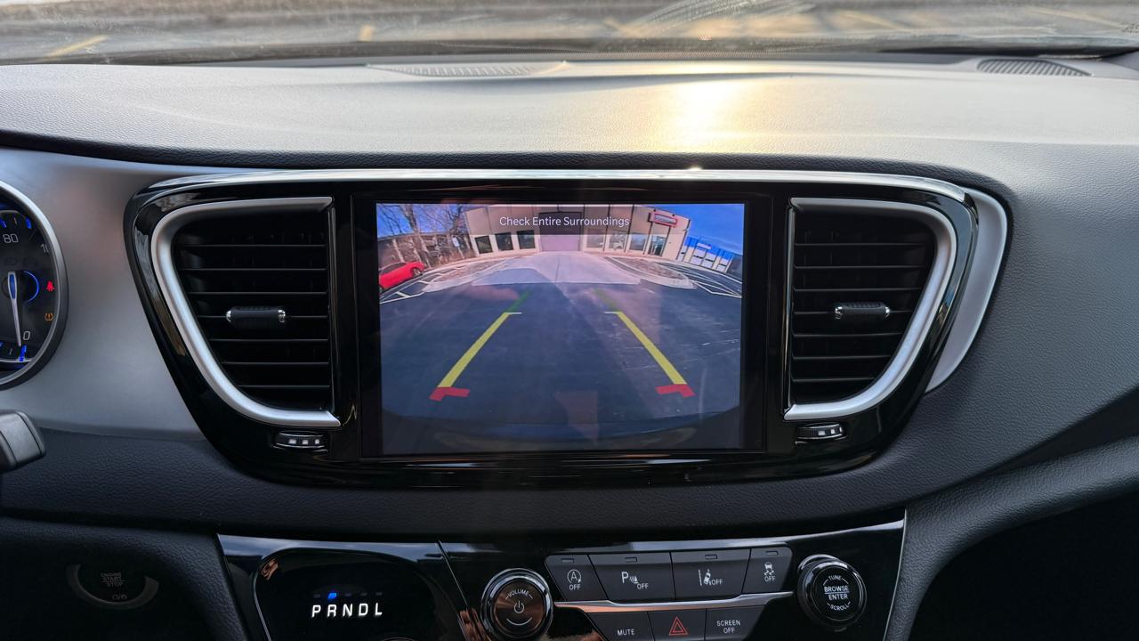 Chrysler Pacifica Limited 2025