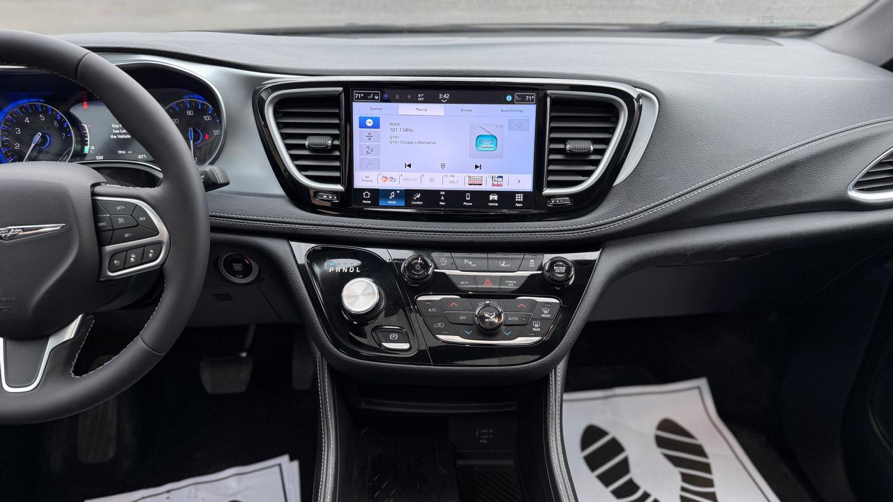 Chrysler Pacifica Limited 2026