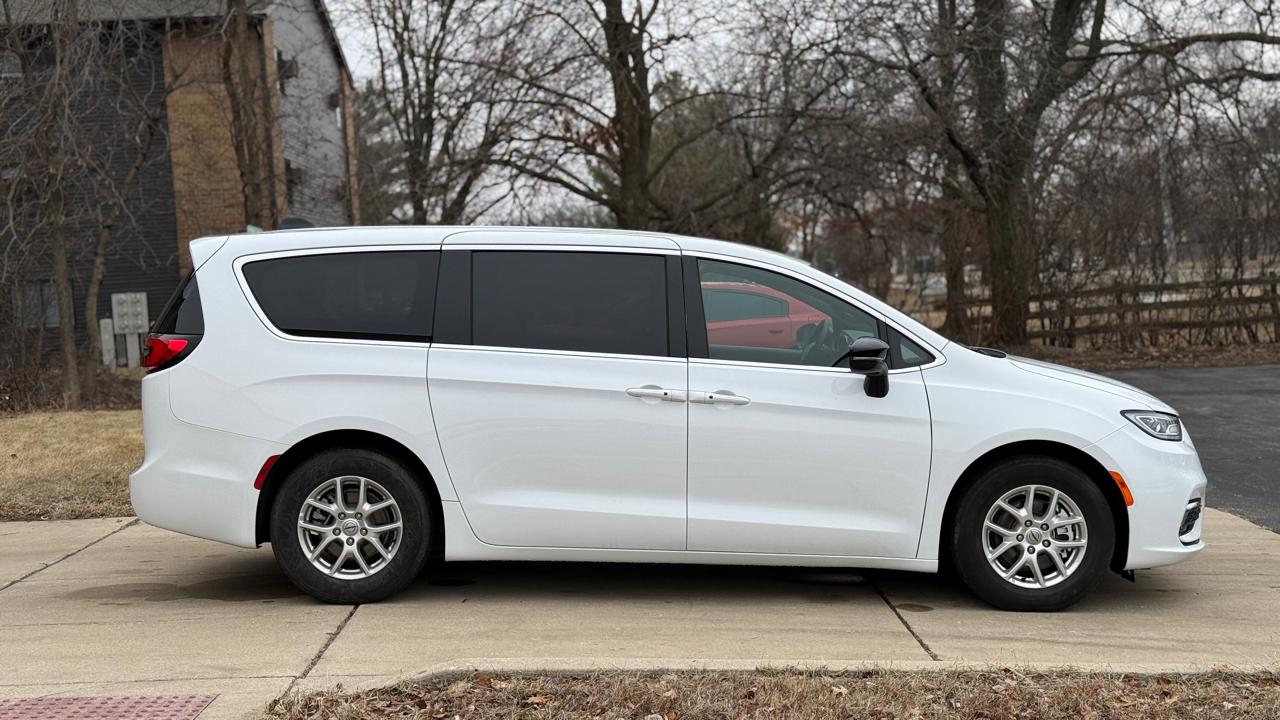 Chrysler Pacifica Select 2025