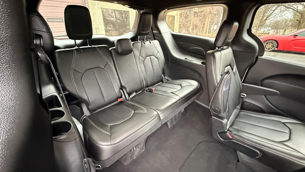 Chrysler Pacifica Select 2025