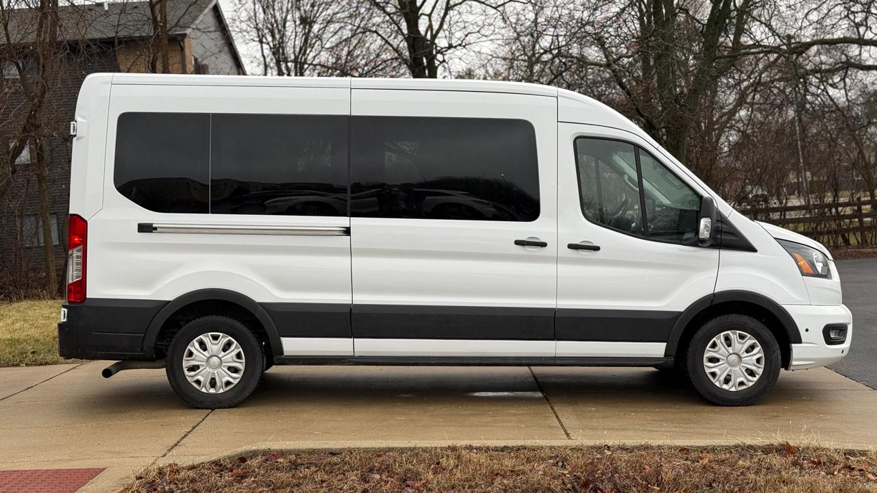Ford Transit 350 Wagon Low Roof XLT w/Sliding Pass. 148-in. WB 2025