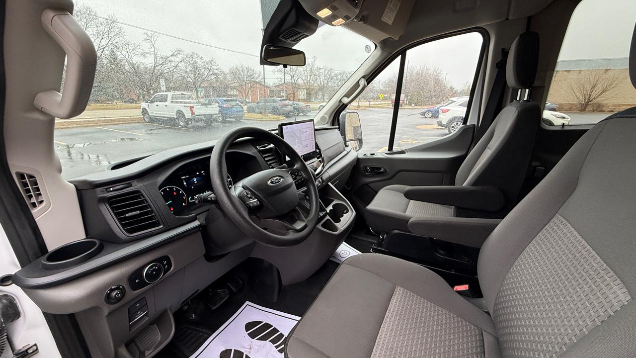 Ford Transit 350 Wagon Low Roof XLT w/Sliding Pass. 148-in. WB 2025