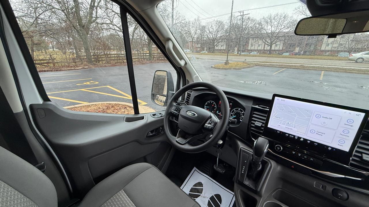 Ford Transit 350 Wagon Low Roof XLT w/Sliding Pass. 148-in. WB 2025