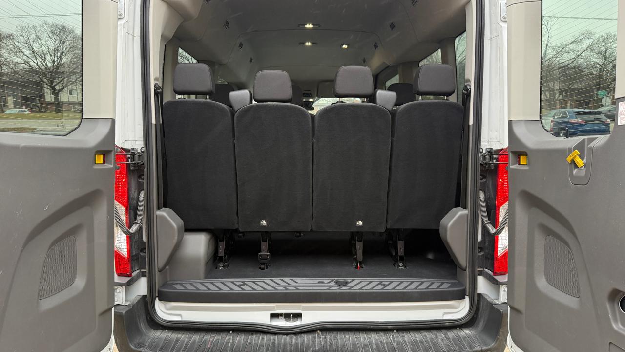 Ford Transit 350 Wagon Low Roof XLT w/Sliding Pass. 148-in. WB 2025