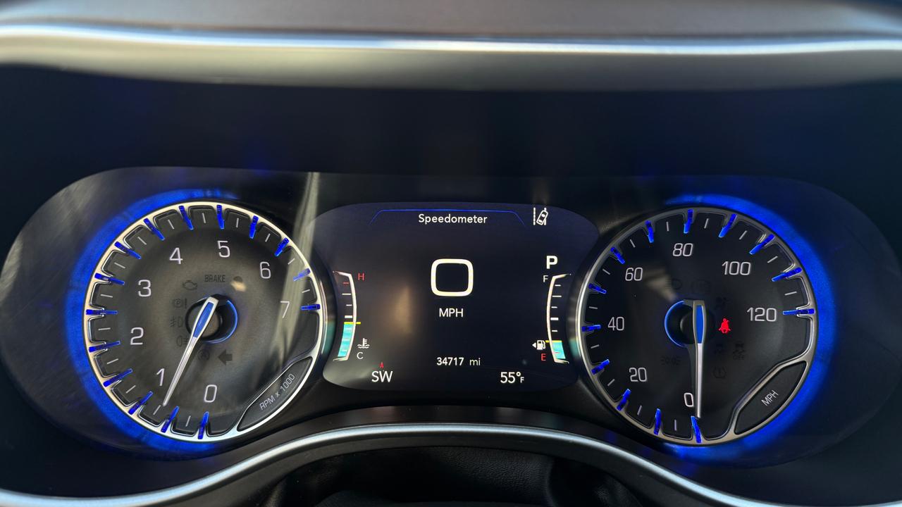 Chrysler Pacifica Touring L 2024