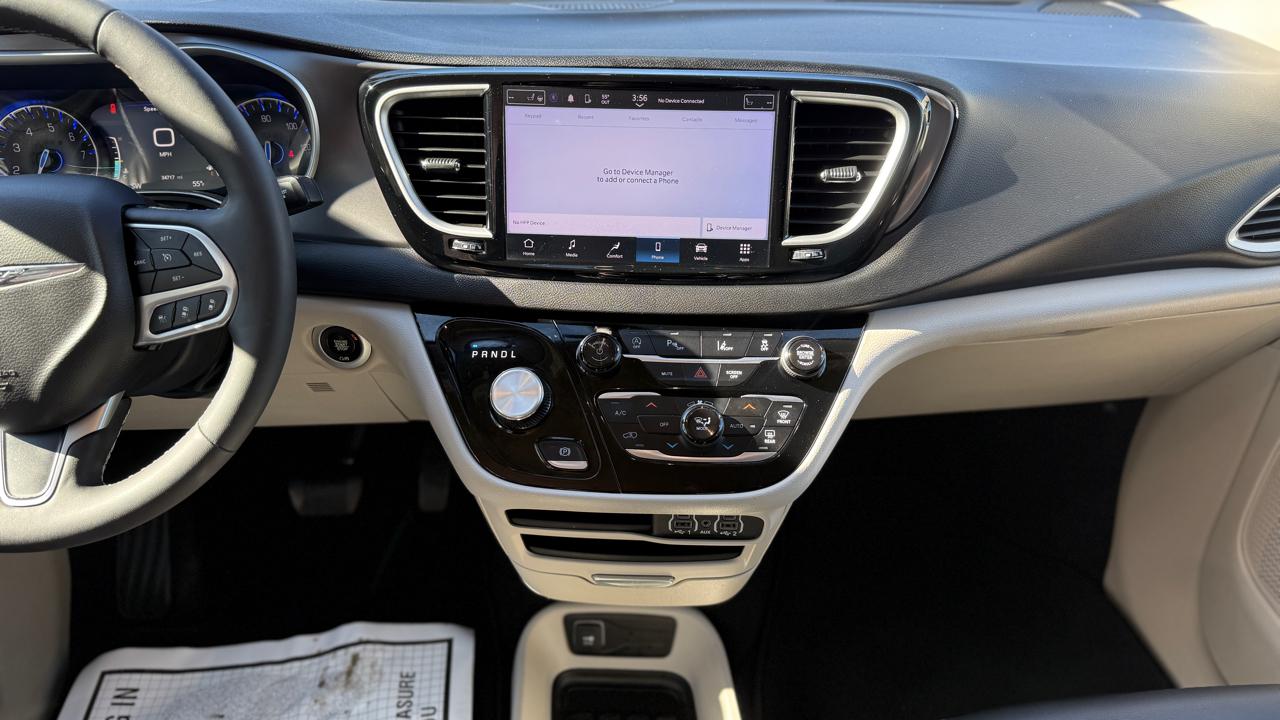 Chrysler Pacifica Touring L 2024