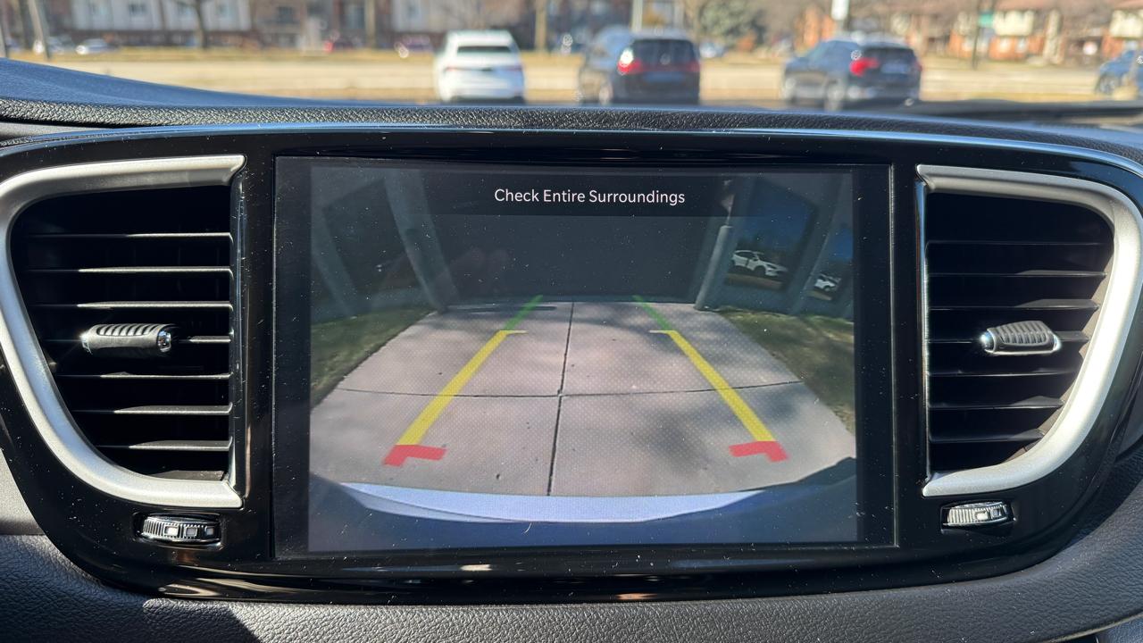 Chrysler Pacifica Touring L 2024