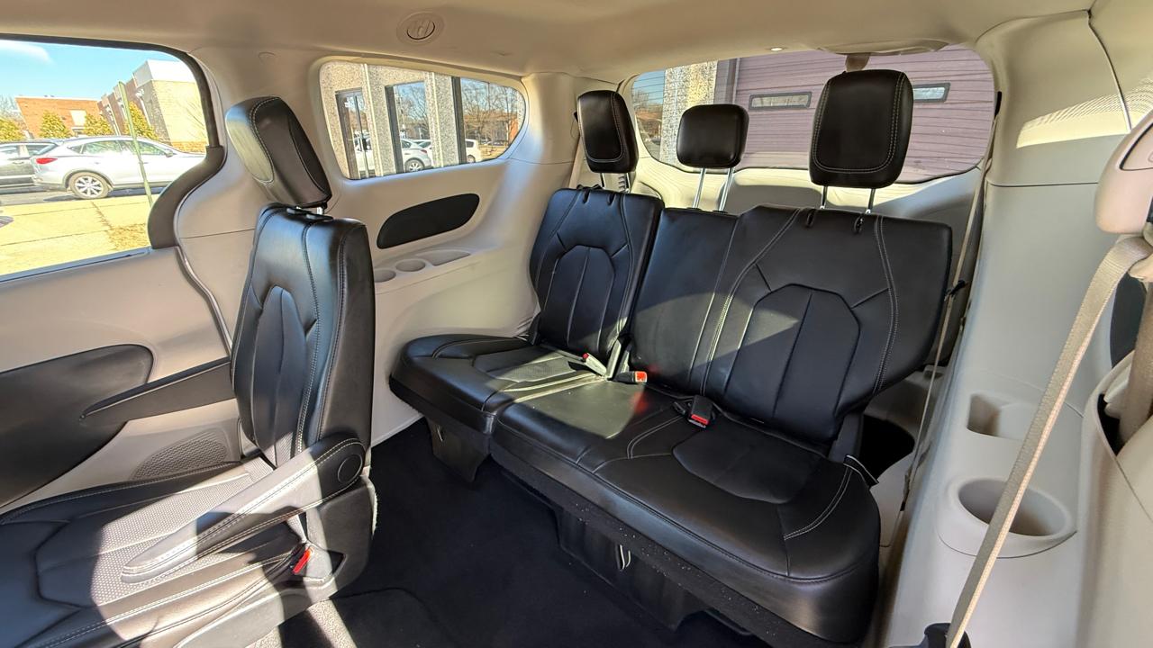 Chrysler Pacifica Touring L 2024