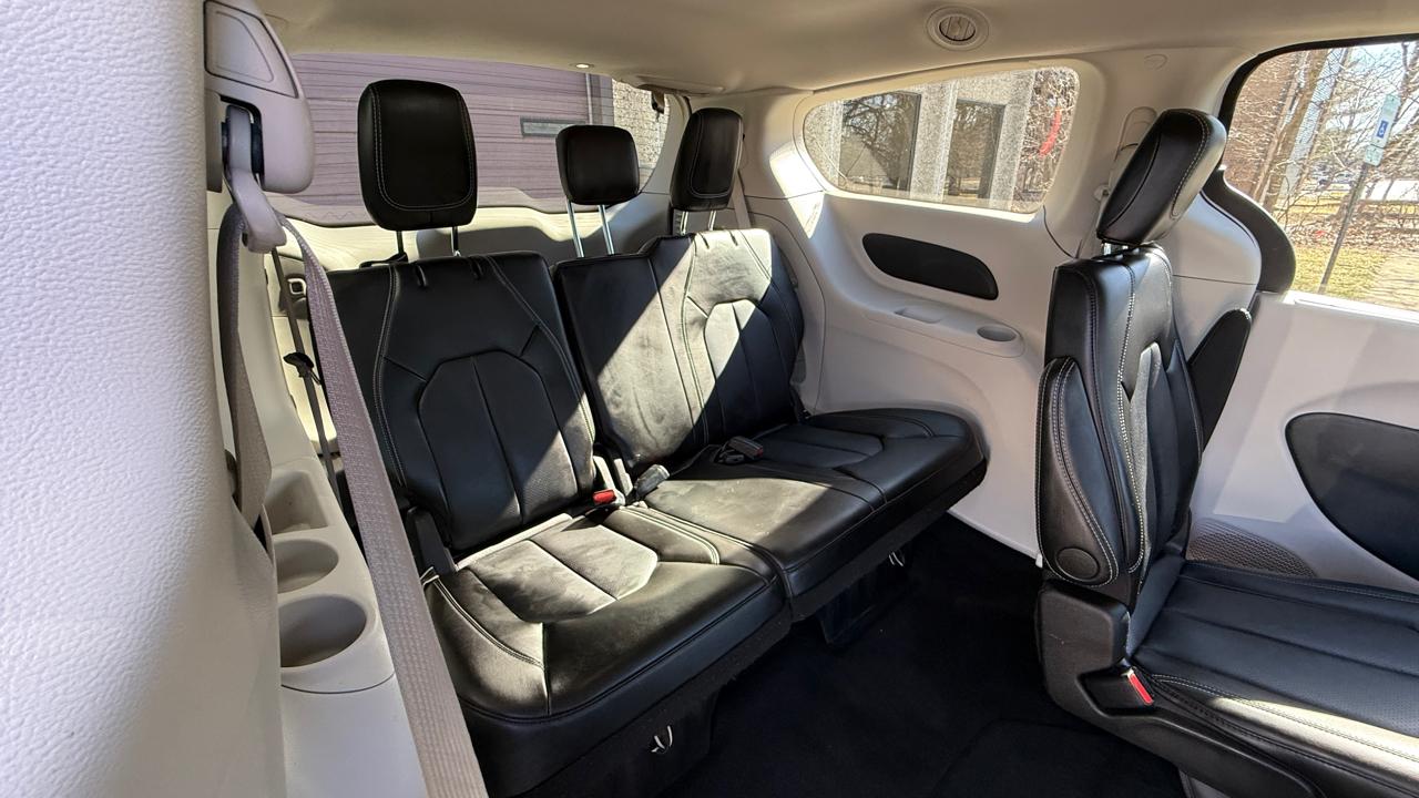 Chrysler Pacifica Touring L 2024