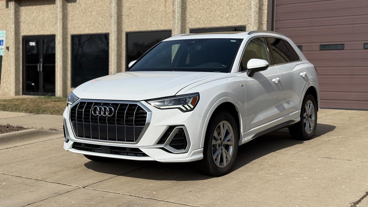 Audi Q3 S line Premium quattro 2024