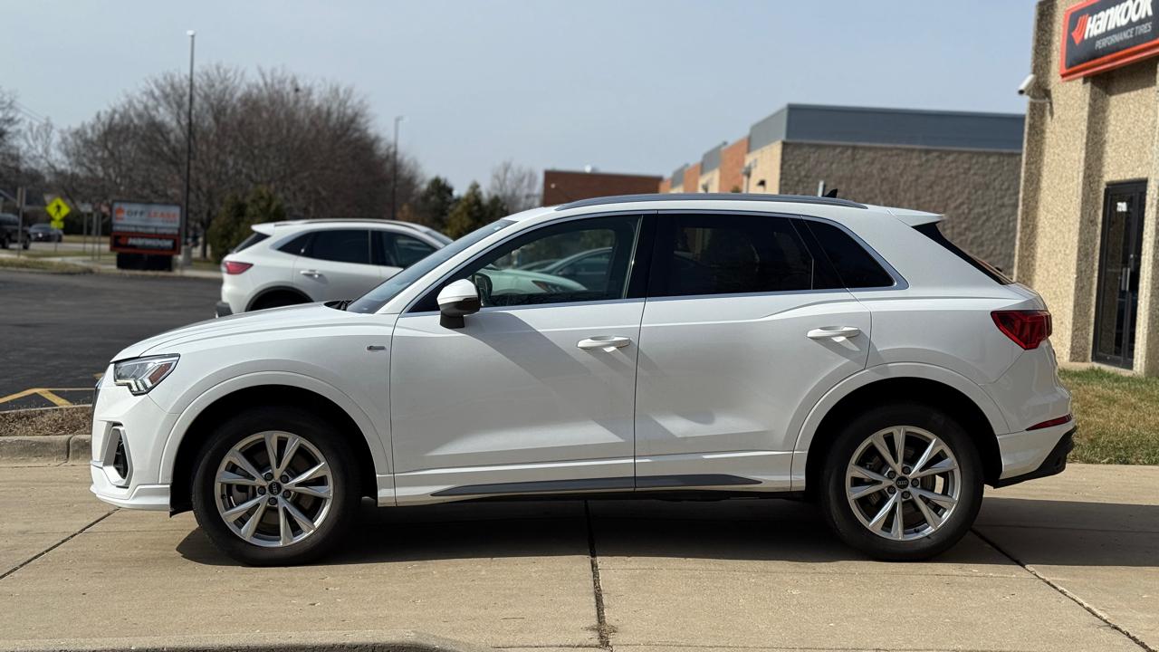 Audi Q3 S line Premium quattro 2024