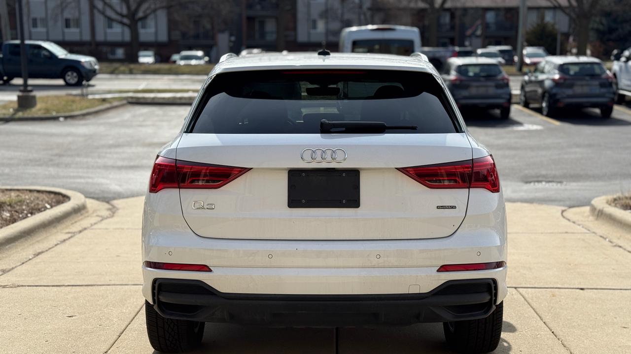 Audi Q3 S line Premium quattro 2024