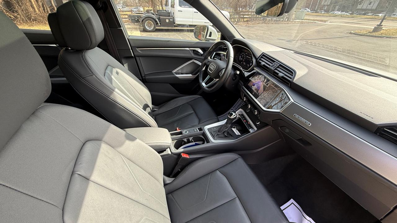 Audi Q3 S line Premium quattro 2024