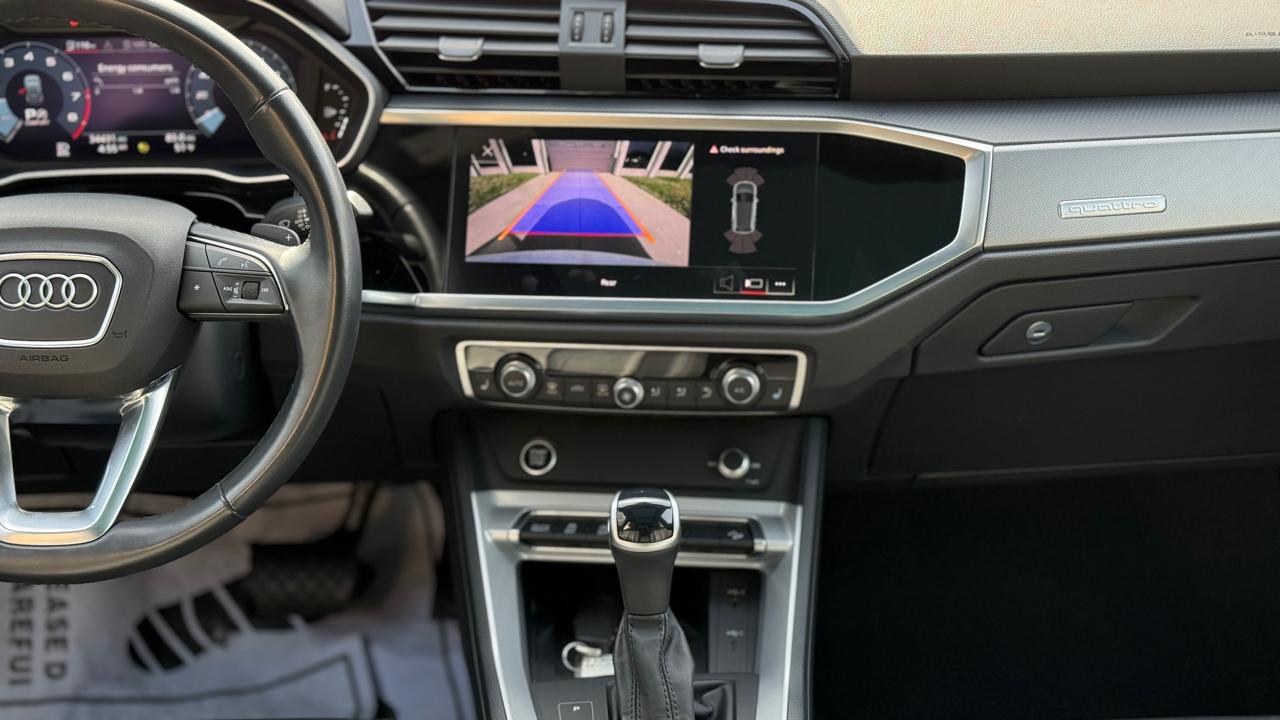 Audi Q3 S line Premium quattro 2024