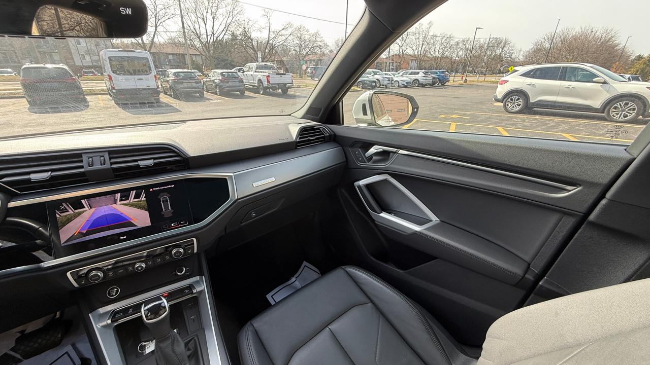 Audi Q3 S line Premium quattro 2024