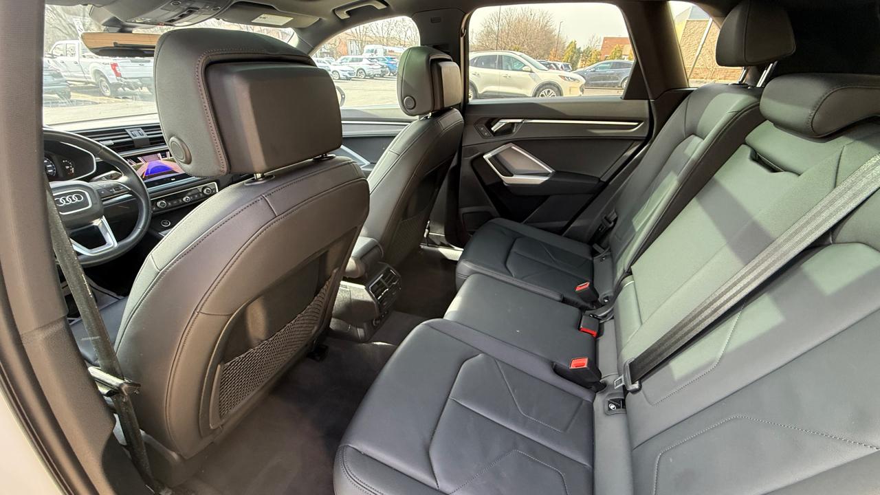 Audi Q3 S line Premium quattro 2024