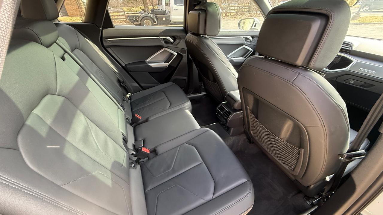 Audi Q3 S line Premium quattro 2024