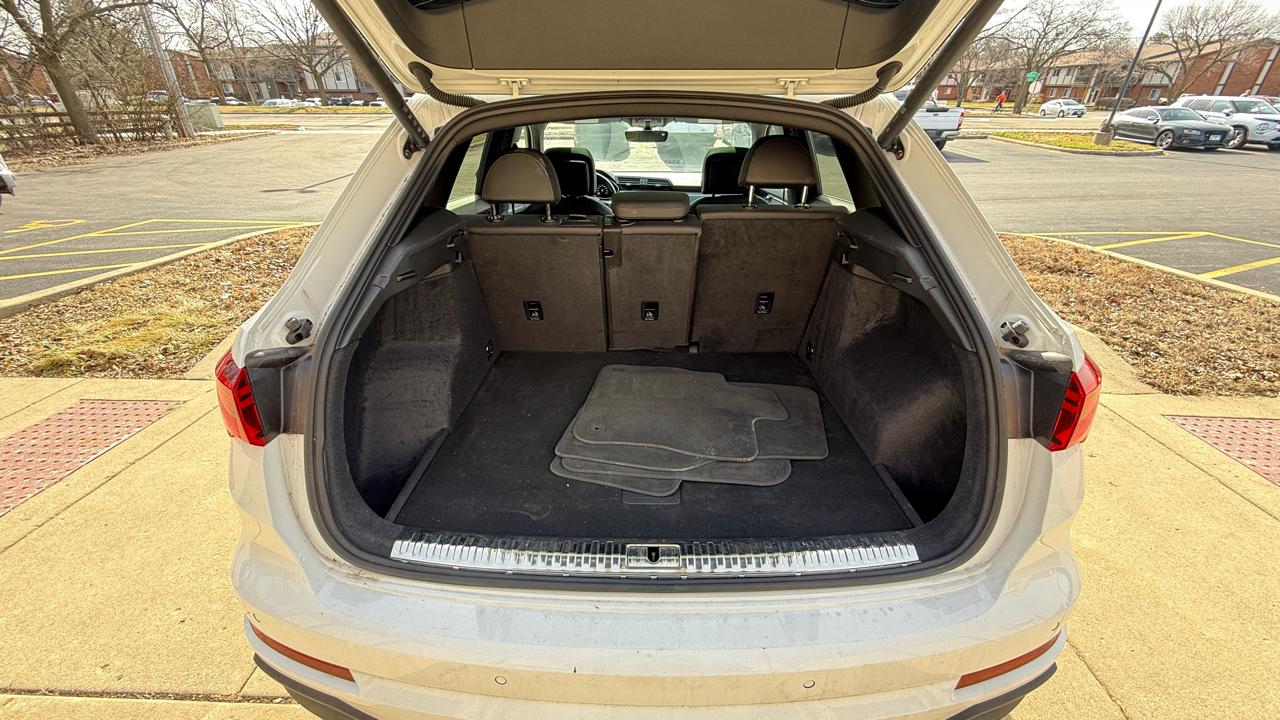 Audi Q3 S line Premium quattro 2024