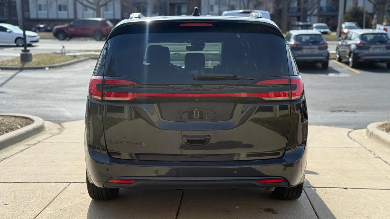 Chrysler Pacifica Limited 2025